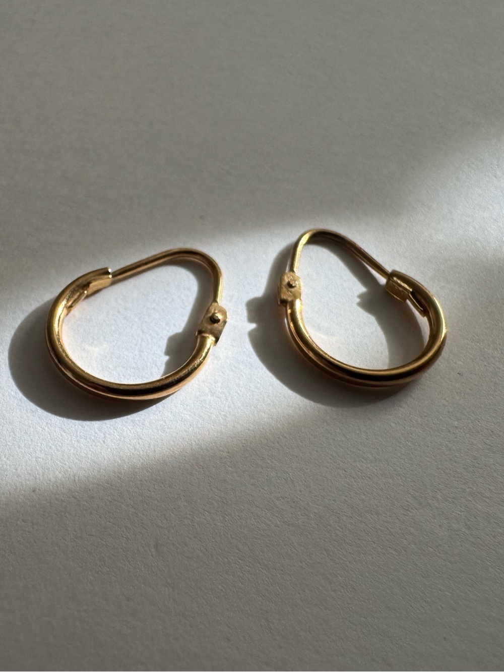 10k Gold Small Teardrop Hinge Hoop Earrings